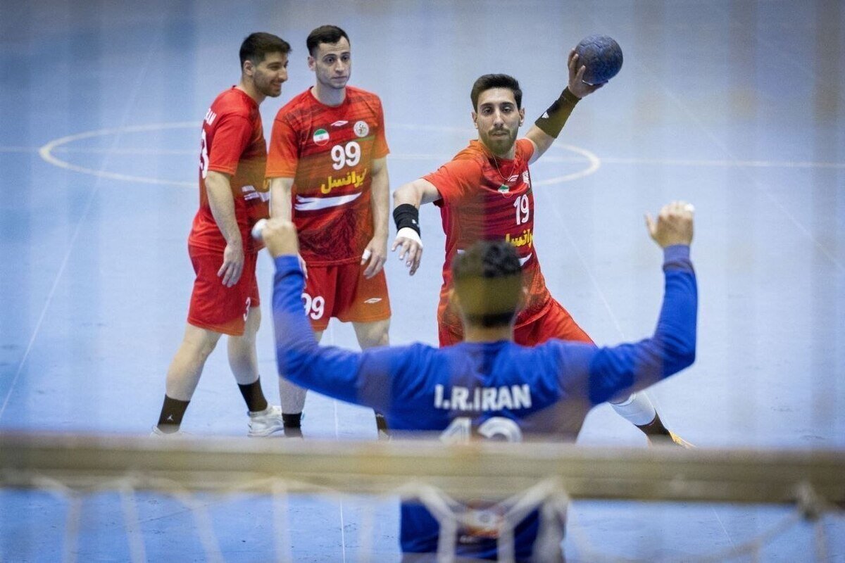 بازیکن تیم ملی هندبال:قلبمان از مصیبت‌های وارده به درد آمده است/ با سربلندی از این شرایط عبور خواهیم کرد