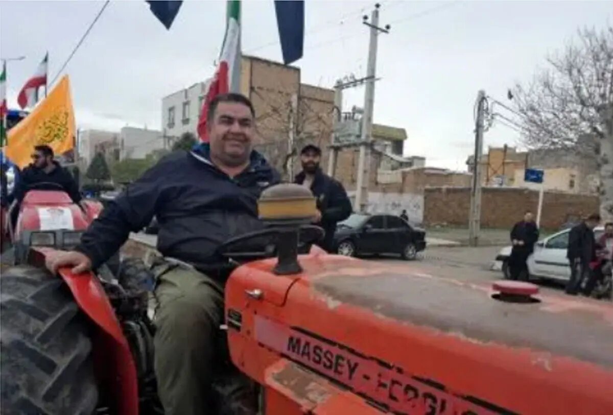 کشاورزان شریفآبادی در قزوین رژه تراکتوری رفتند