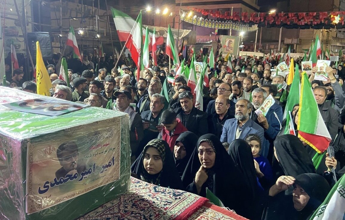 وداع مردم کرمان با پیکر سردار شهید «امیر امیرمحمدی»