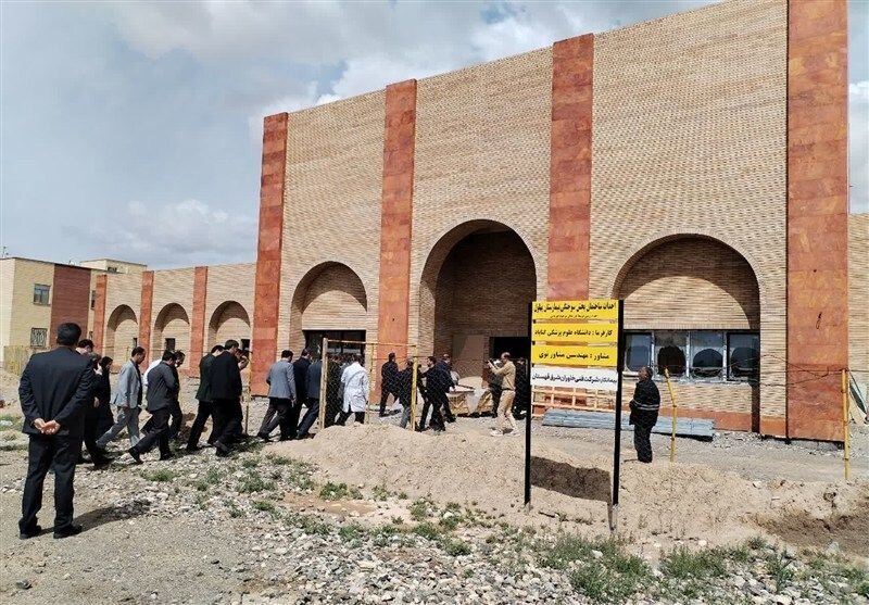 بازدید سرزده وزیر بهداشت از بیمارستان علامه بهلول گناباد + تصاویر
