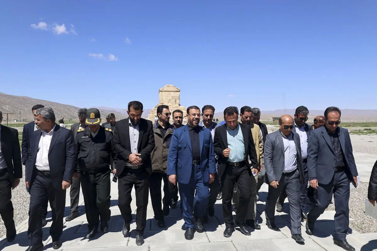 تداوم خدماترسانی تمامعیار به گردشگران و مهمانان نوروزی فارس/ بازنگری در حریم آرامگاه کوروش