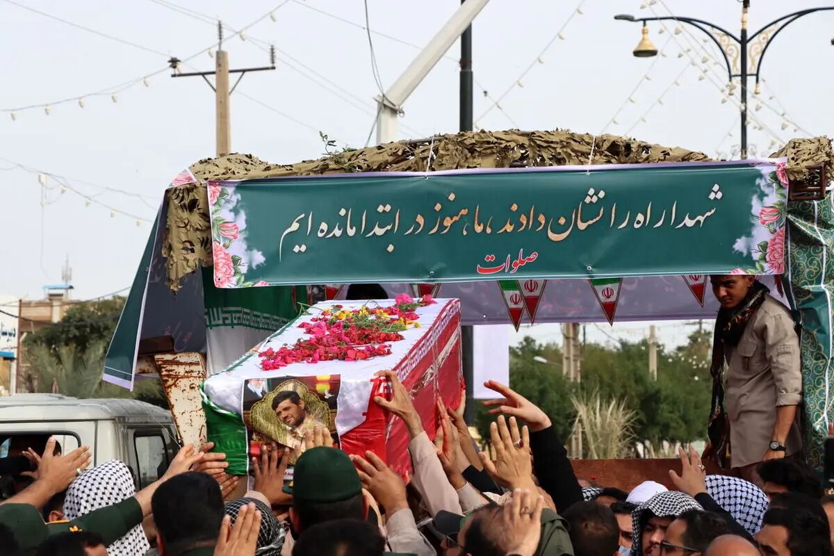 تشییع پیکر پاک دو شهید جنگ رمضان در آبادان