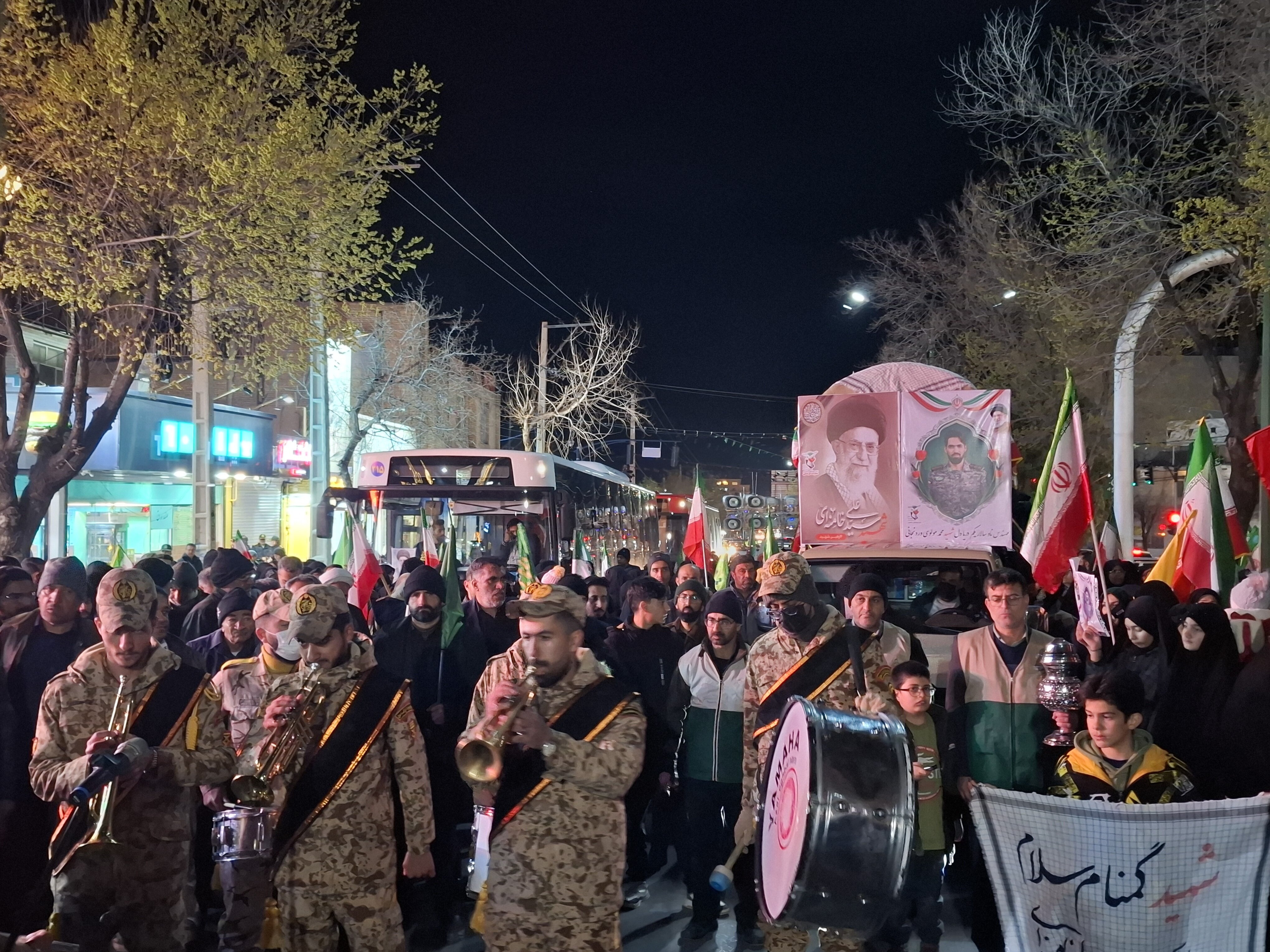 پیکر شهید دریادل محمد مولوی در شهرکرد تشییع شد+ فیلم