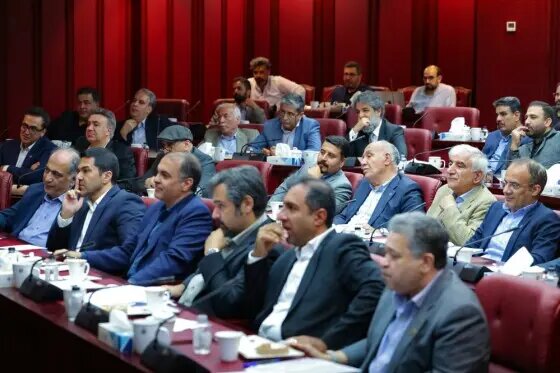 تصاویر / نشست پزشکیان با اعضای اتاق بازرگانی تهران