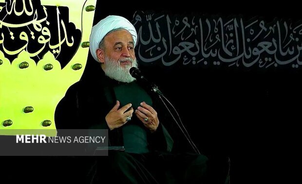 پناهیان: اشکها برای امام شهید متوقف نمیشود / هنوز عزاداری نکردهایم