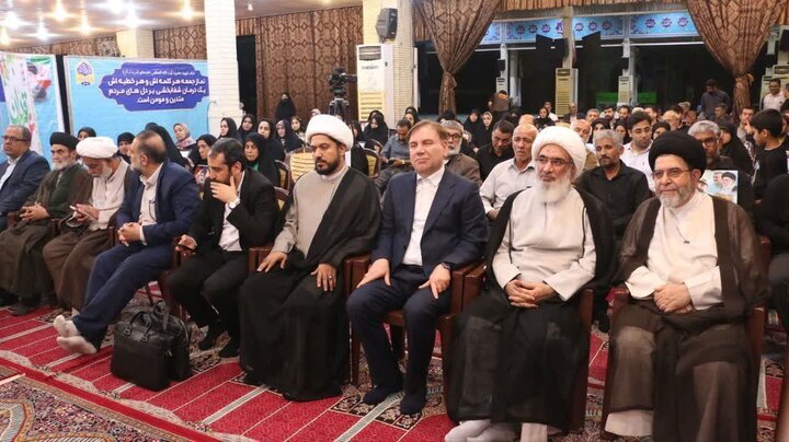 خانوادههای ۳۶ شهید جنگ رمضان استان بوشهر تکریم شدند