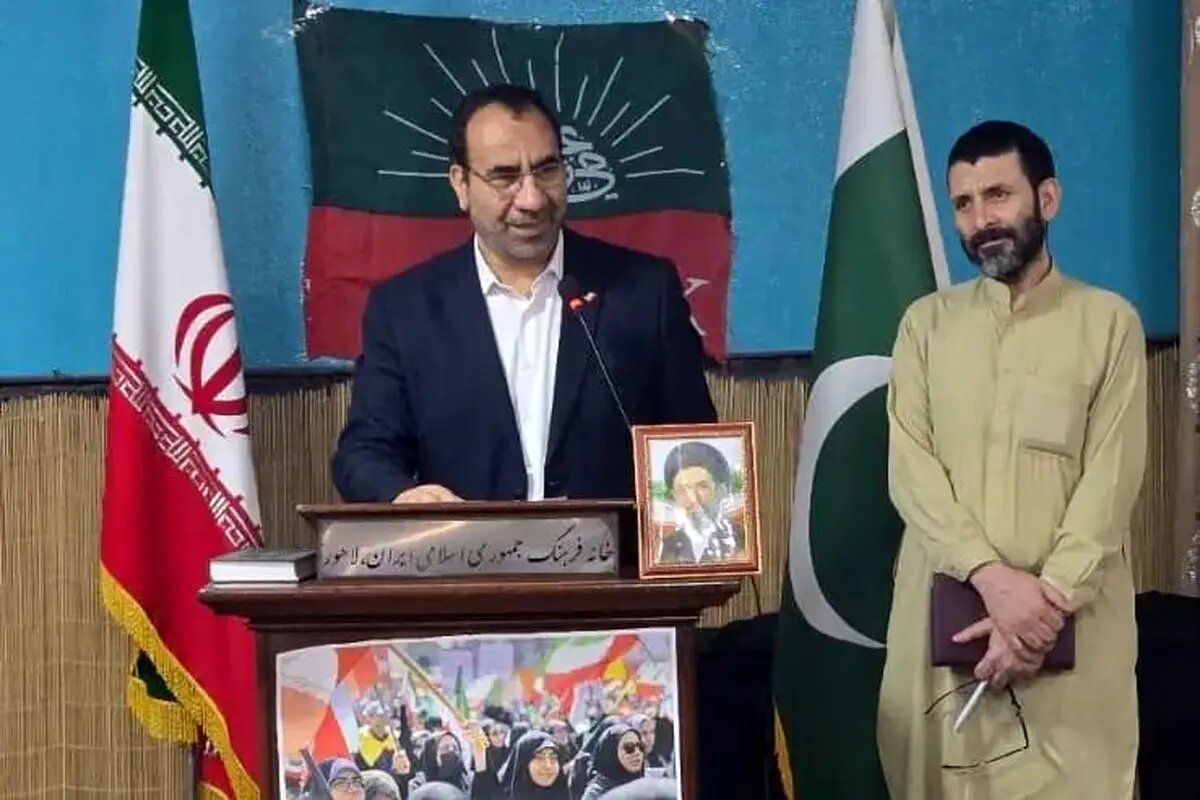 بانوان پرچمداران بصیرت و مقاومت هستند