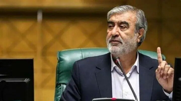عزیزی: تصمیمگیری درباره تنگه هرمز حق ایران است/ روسیه و چین شرایط ویژه برای ترانزیت دارند