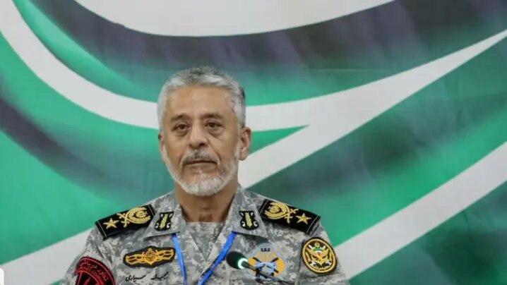 دریادار سیاری: نیرویهای نظامی کشور از پیشرفتهترین تجهیزات بهرهمند هستند