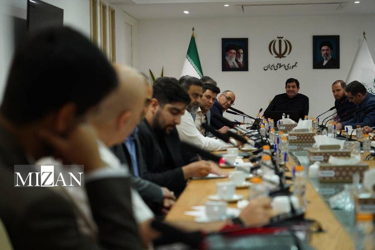 مخبر: تنها راه حل مشکلات کشور قوی شدن از راه علم و فناوری است