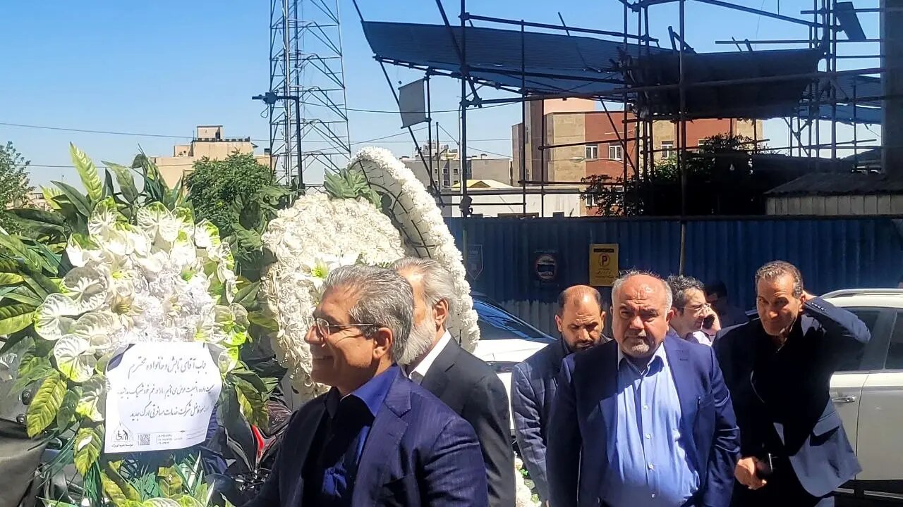 برگزاری مراسم ترحیم خواهر خاتمی با حضور چهره های سیاسی + تصاویر