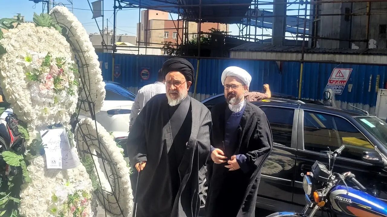 برگزاری مراسم ترحیم خواهر خاتمی با حضور چهره های سیاسی + تصاویر