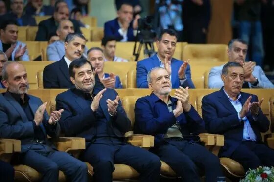 حضور رئیس‌جمهور در مراسم قهرمان ایران