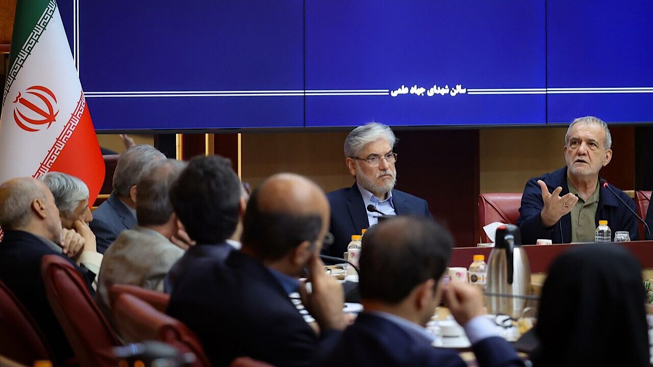 پزشکیان: دانشگاهها به نهادی برای توسعه و حل مسائل کشور تبدیل شوند