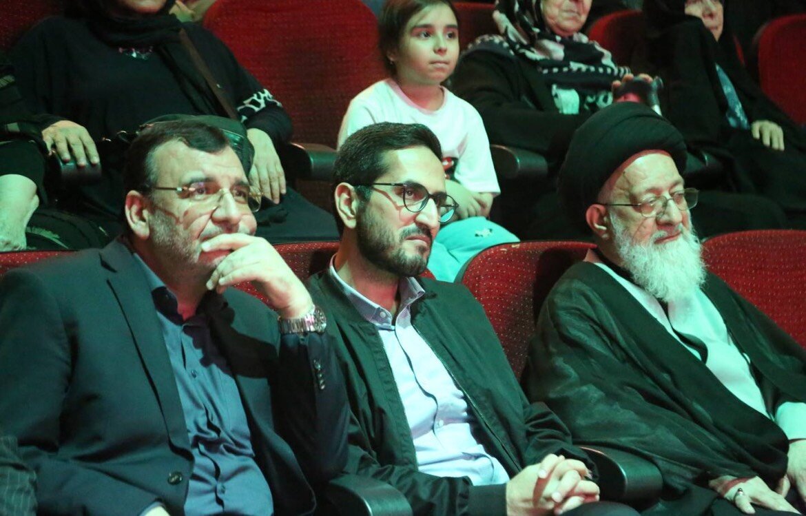 تجلیل از برگزیدگان کنگره بین المللی امام هادی(ع)