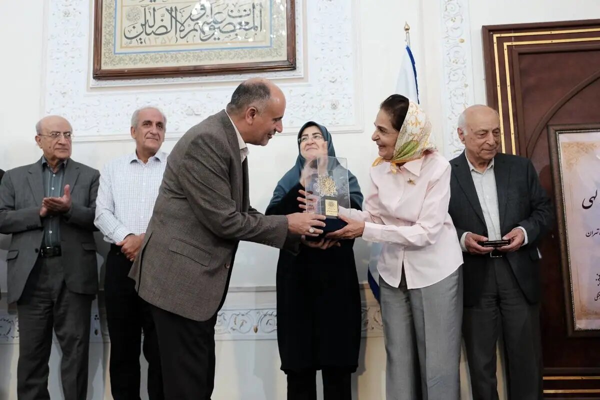 آیین نکوداشت مقام علمی و فرهنگی الهه الهی برگزار شد