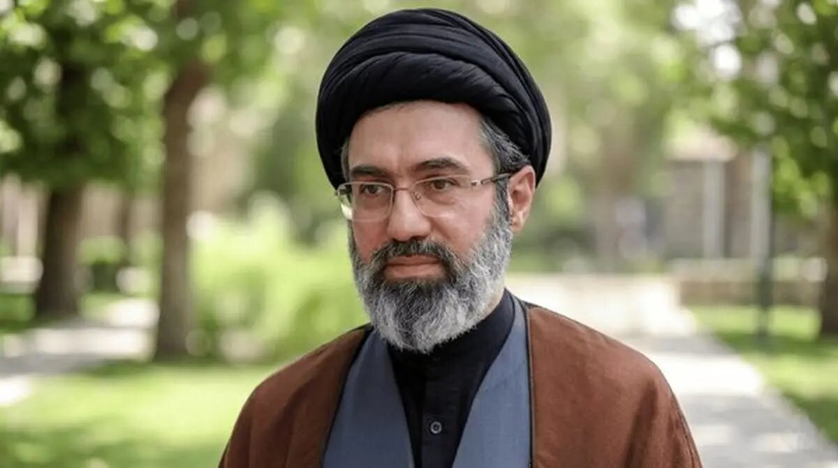 ابلاغ پیام رهبر انقلاب به خانواده شهدای مدرسه شجره طیبه میناب