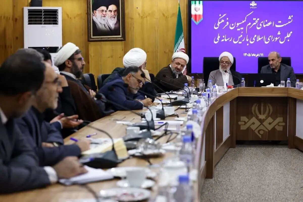 نشست اعضای کمیسیون فرهنگی با رئیس صداوسیما