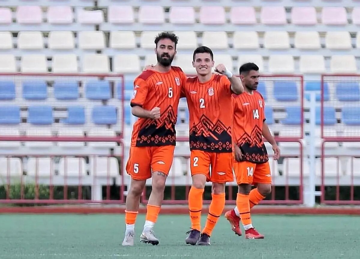 کاراگستر 1 - 0 نیروی زمینی تهران ؛ تبریزی ها امیدوار به ماندن