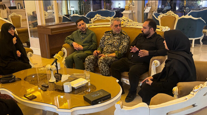 دیدار دبیر ستاد مرکزی راهیان نور کشور با خانواده شهیدان میرزایی