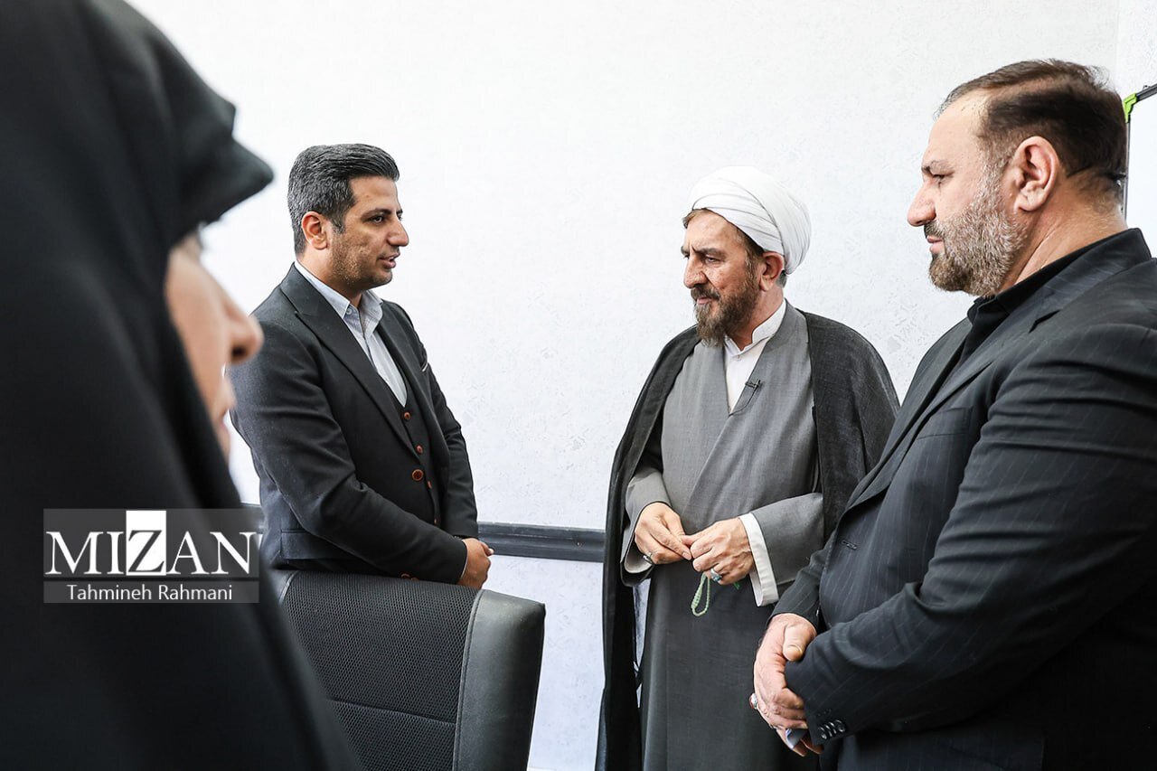 بازدید سرزده معاون قضایی قوه قضاییه از دادسرای مرکز و ناحیه ۲۸ تهران؛ تأکید بر سرعت و دقت در رسیدگی به پروندهها