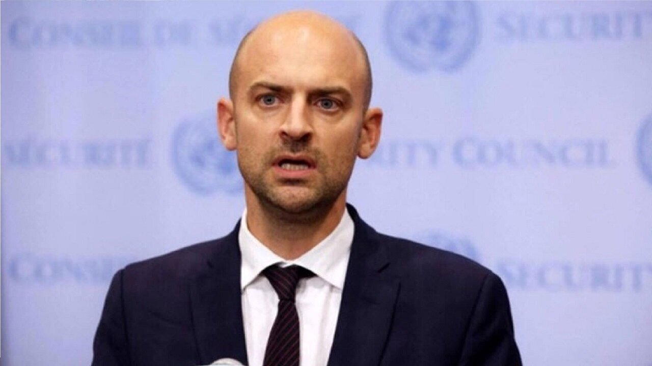پاریس: آمریکا و ایران بحران هرمز را حل کنند