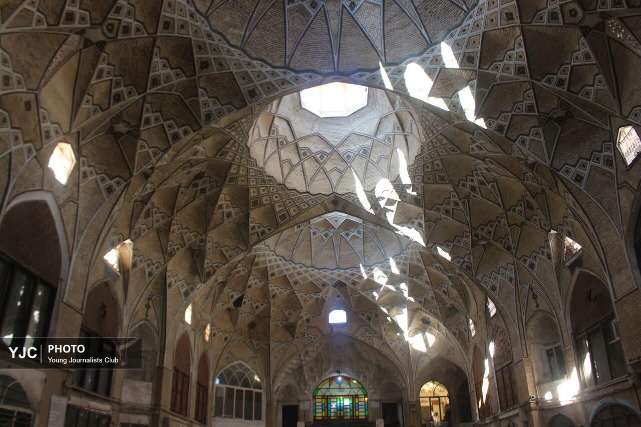 بازار بزرگ قم و تیمچه فرش گنجینهای از معماری و هنر قم+ تصاویر