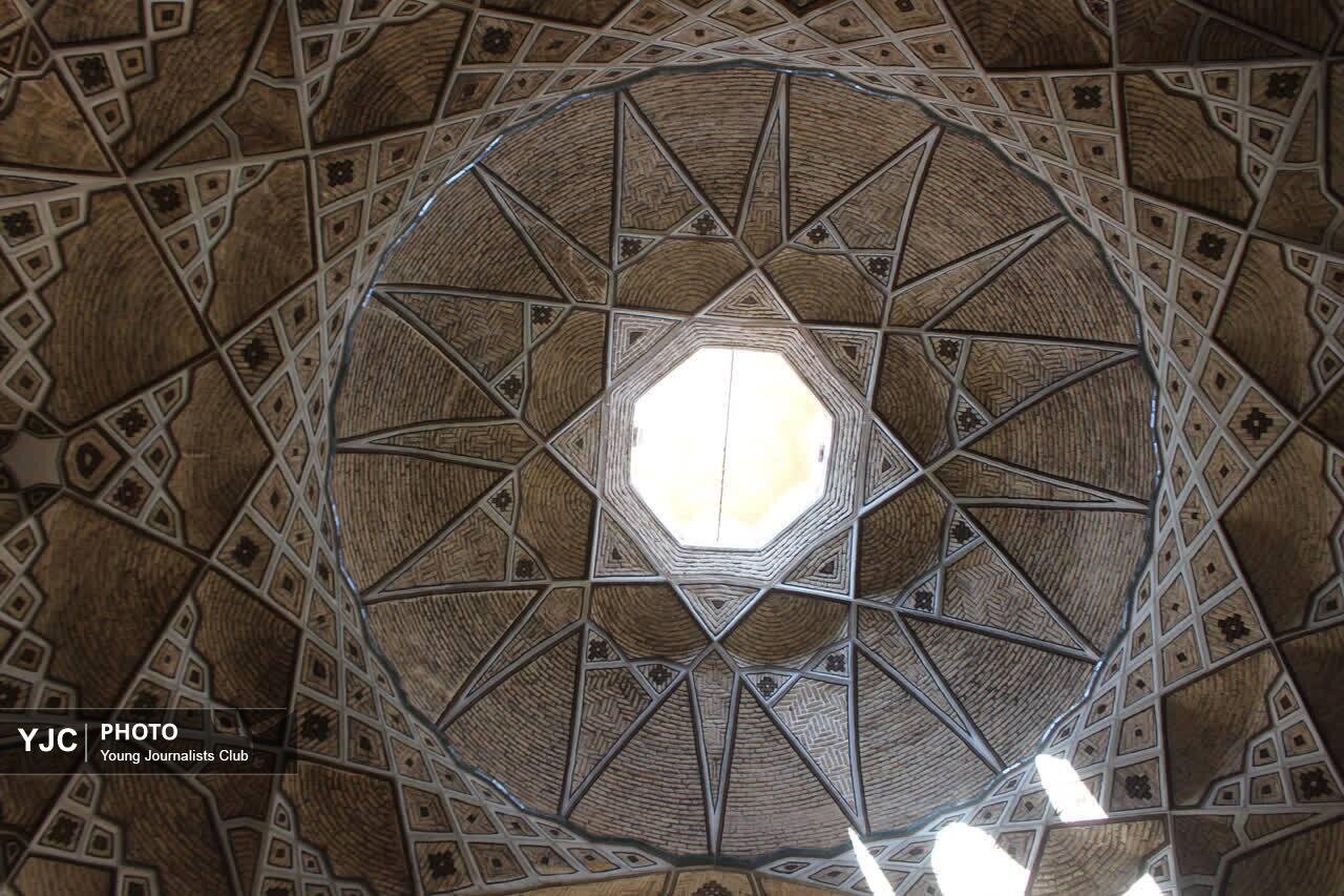 بازار بزرگ قم و تیمچه فرش گنجینهای از معماری و هنر قم+ تصاویر