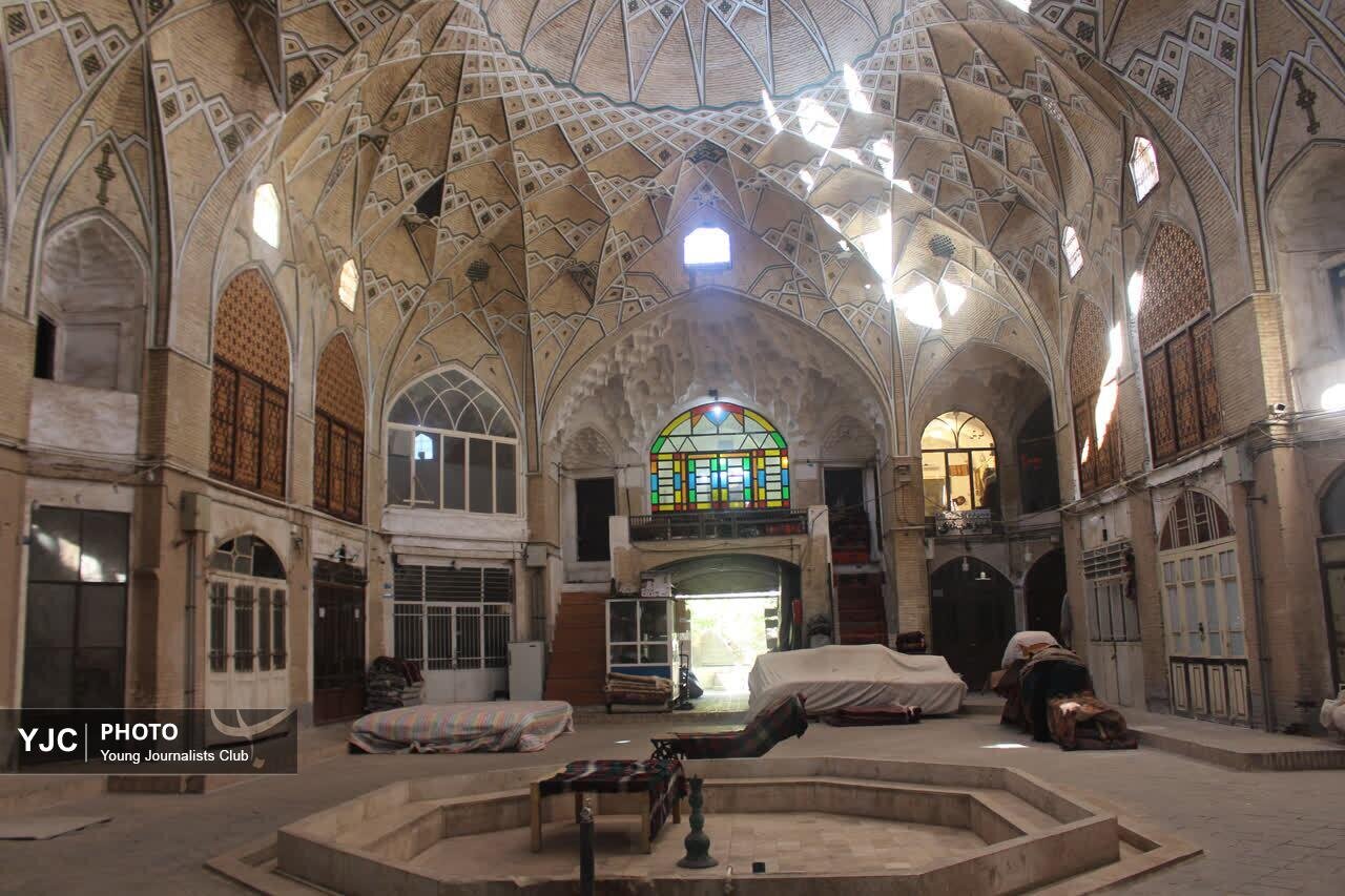 بازار بزرگ قم و تیمچه فرش گنجینهای از معماری و هنر قم+ تصاویر