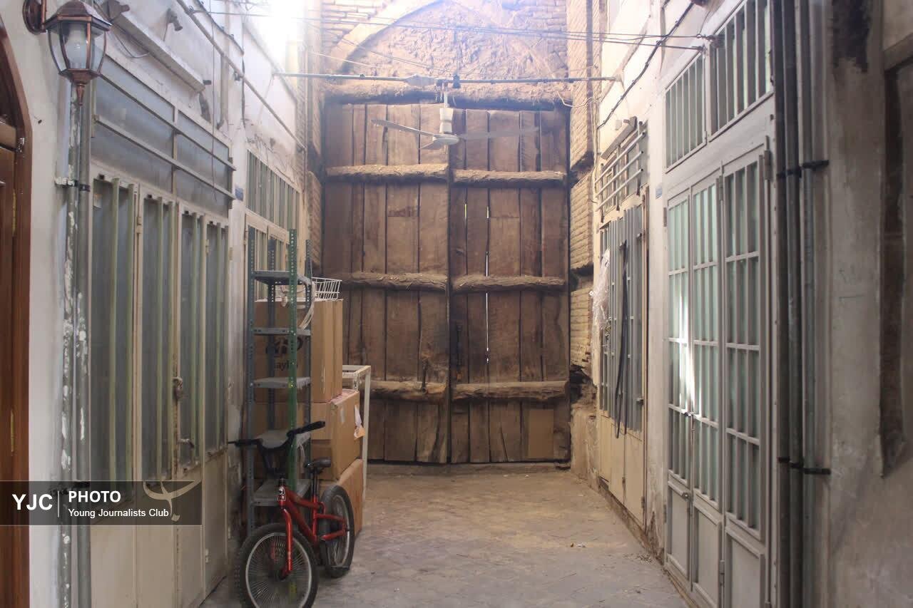 بازار بزرگ قم و تیمچه فرش گنجینهای از معماری و هنر قم+ تصاویر