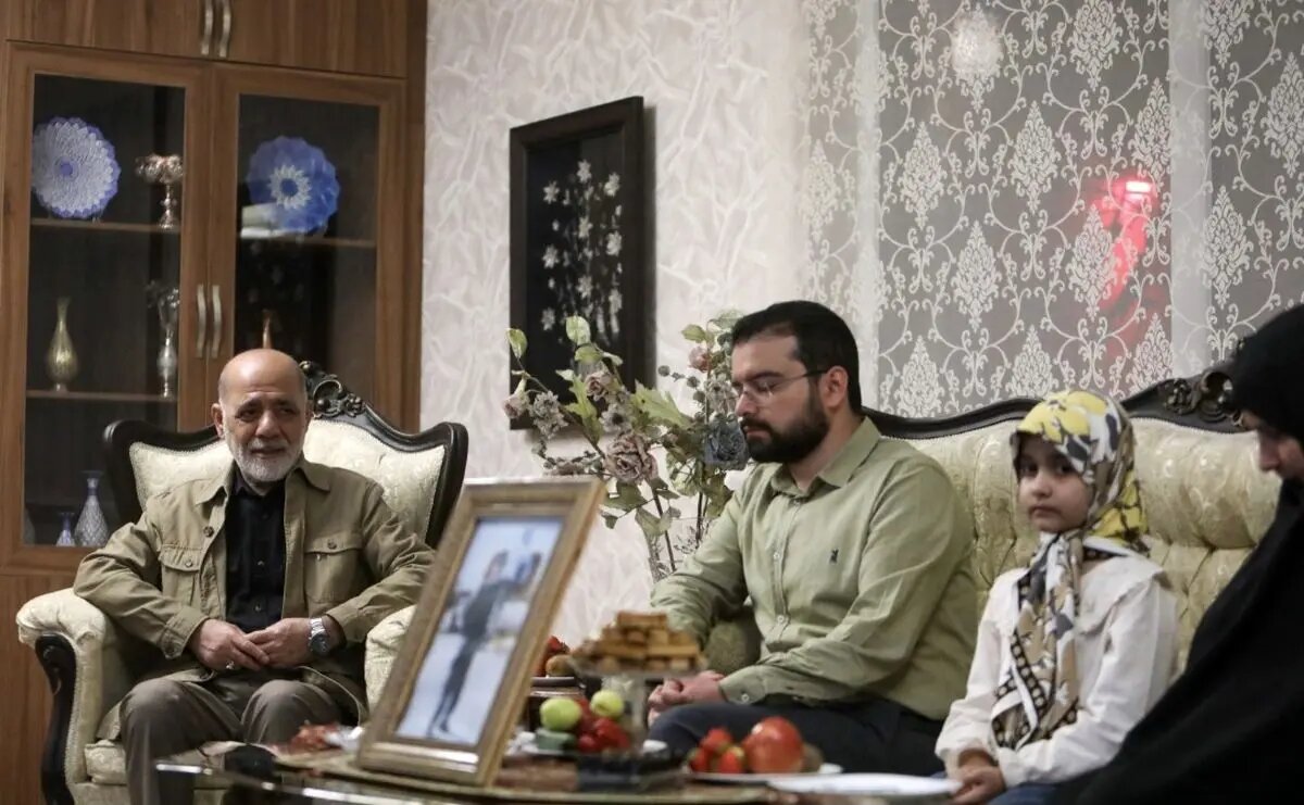 دیدار فرمانده قرارگاه خاتم با خانواده شهیدان نصیرزاده و دره باغی