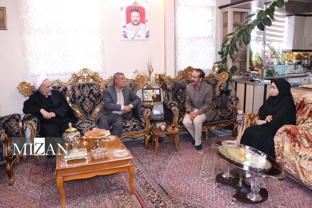 رئیس کل دادگستری استان زنجان از خانواده شهید حامد ثقفی تجلیل کرد 