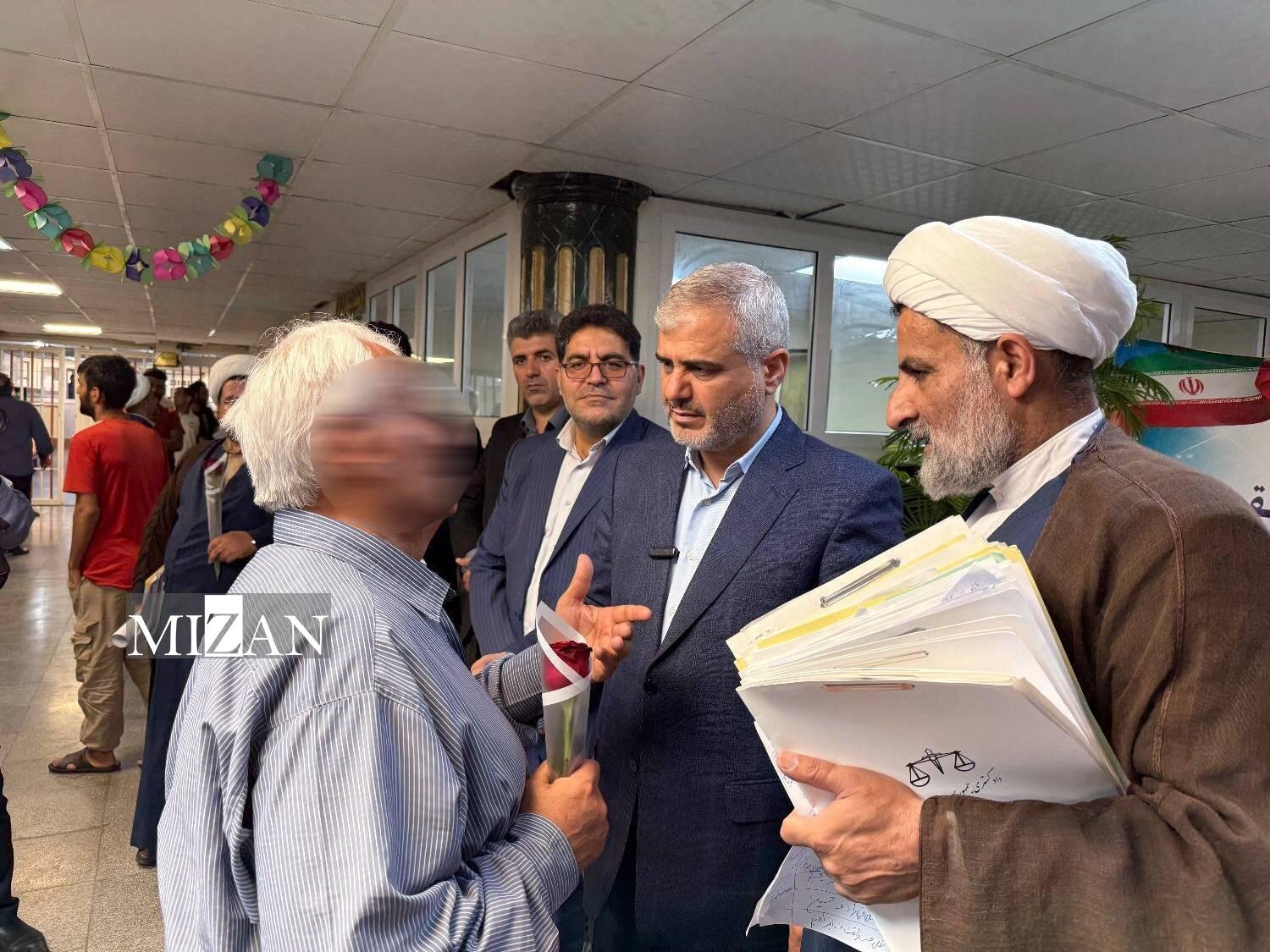 بازدید سرزده رئیس کل دادگستری استان تهران از زندان تهران بزرگ/ آزادی ۴۴۰ زندانی در فاصله عید قربان تا عید غدیر