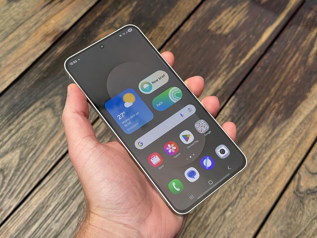 بررسی صفحه نمایش S25 سامسونگ