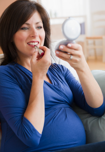 ۴ توصیه آرایشی به خانم‌های باردار