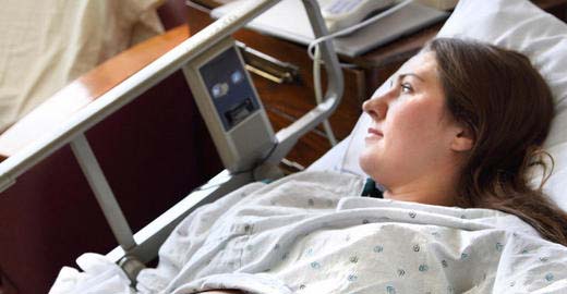 در کدام بیمارستان، همسران می توانند در اتاق زایمان باشند؟