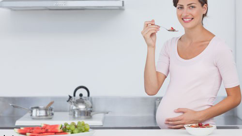 رژیم غذایی در بارداری، با حساب و کتاب غذا بخوریم