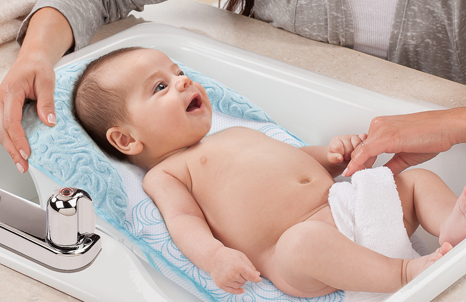 چه زمانی برای حمام نوزاد بهتر است؟
