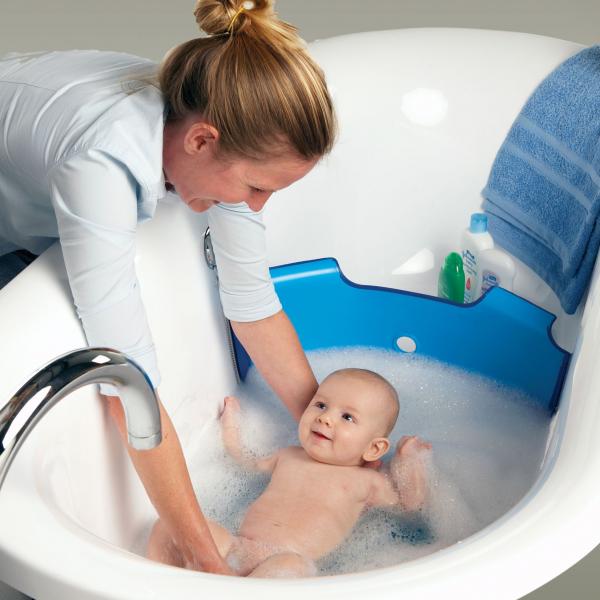 حمام کردن نوزاد، فرصتی برای ایجاد یک فضای مفرح