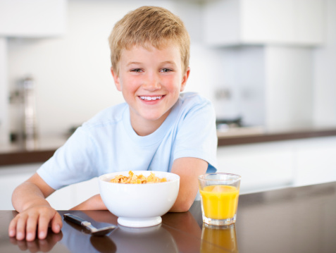 تغذیه مناسب دانش آموزان، بچه ها صبحانه را فراموش نكنند