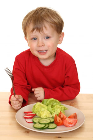 چگونه به کودکان یك تا سه ساله غذا دهیم؟