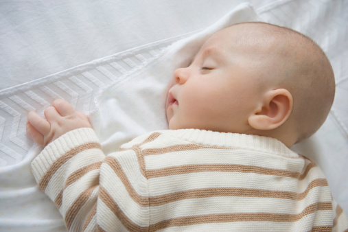خواب طبیعی در کودکان، از نوزادی تا دبستان