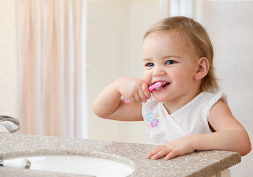 مراقبت از دندان کودک، چقدر فلوراید کافی است؟