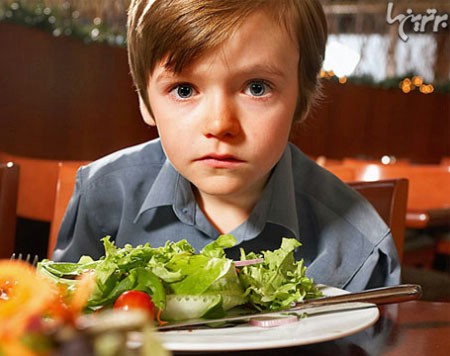 برخورد با کودک بدغذا، او را مجبور به خوردن نکنید