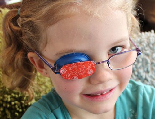 درمان تنبلی چشم کودک، تا چند سالگی ممکن است؟
