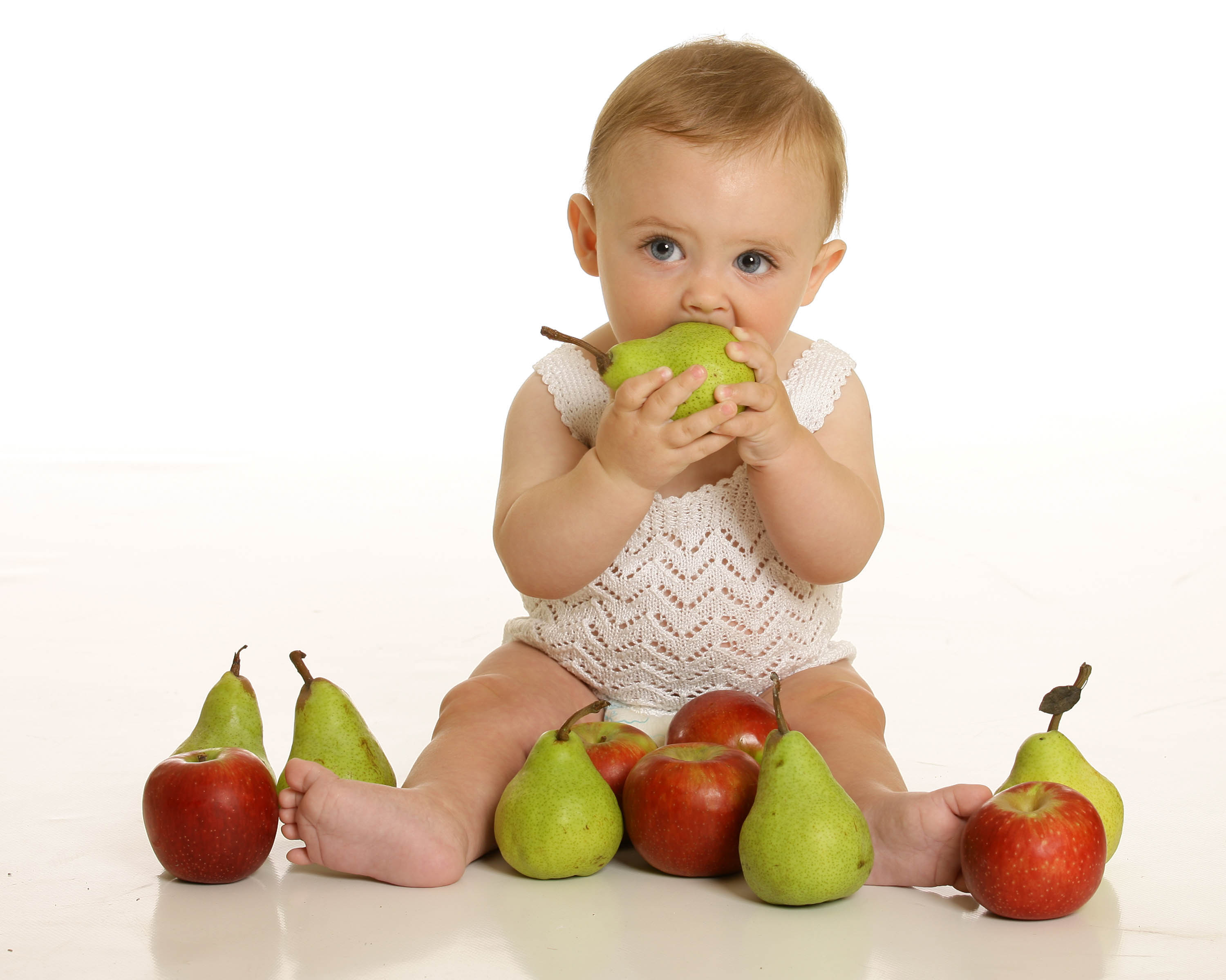 میوه در تغذیه کودکان، از کی شروع کنیم؟
