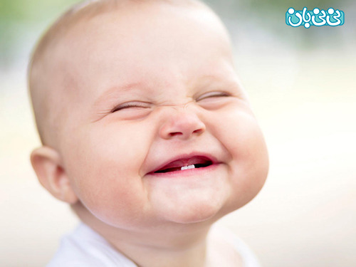 اولین دندان نوزاد کی بیرون می زند؟