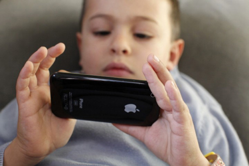 تلفن همراه و کودک، همراه نسل جدید «همراه تر» می‌شود