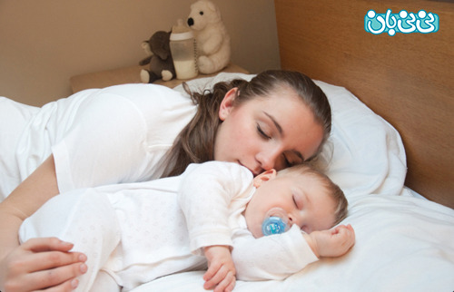 خطرات خوابيدن نوزاد در كنار پدر و مادر (1)