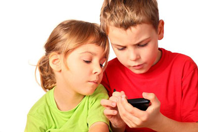 مضرات استفاده از موبایل در بچه ها